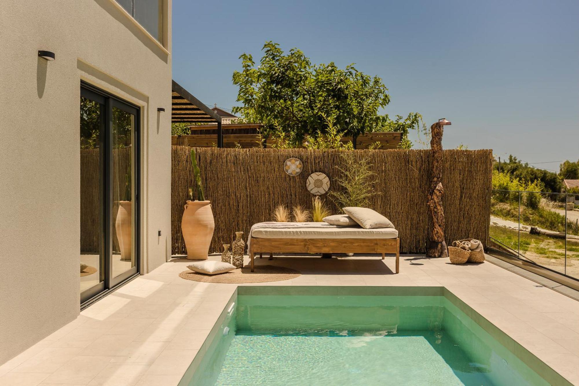 Hilaritas Luxury Suites Sea View, Private Pool & Jacuzzi Paradise Ratzaklion Luaran gambar