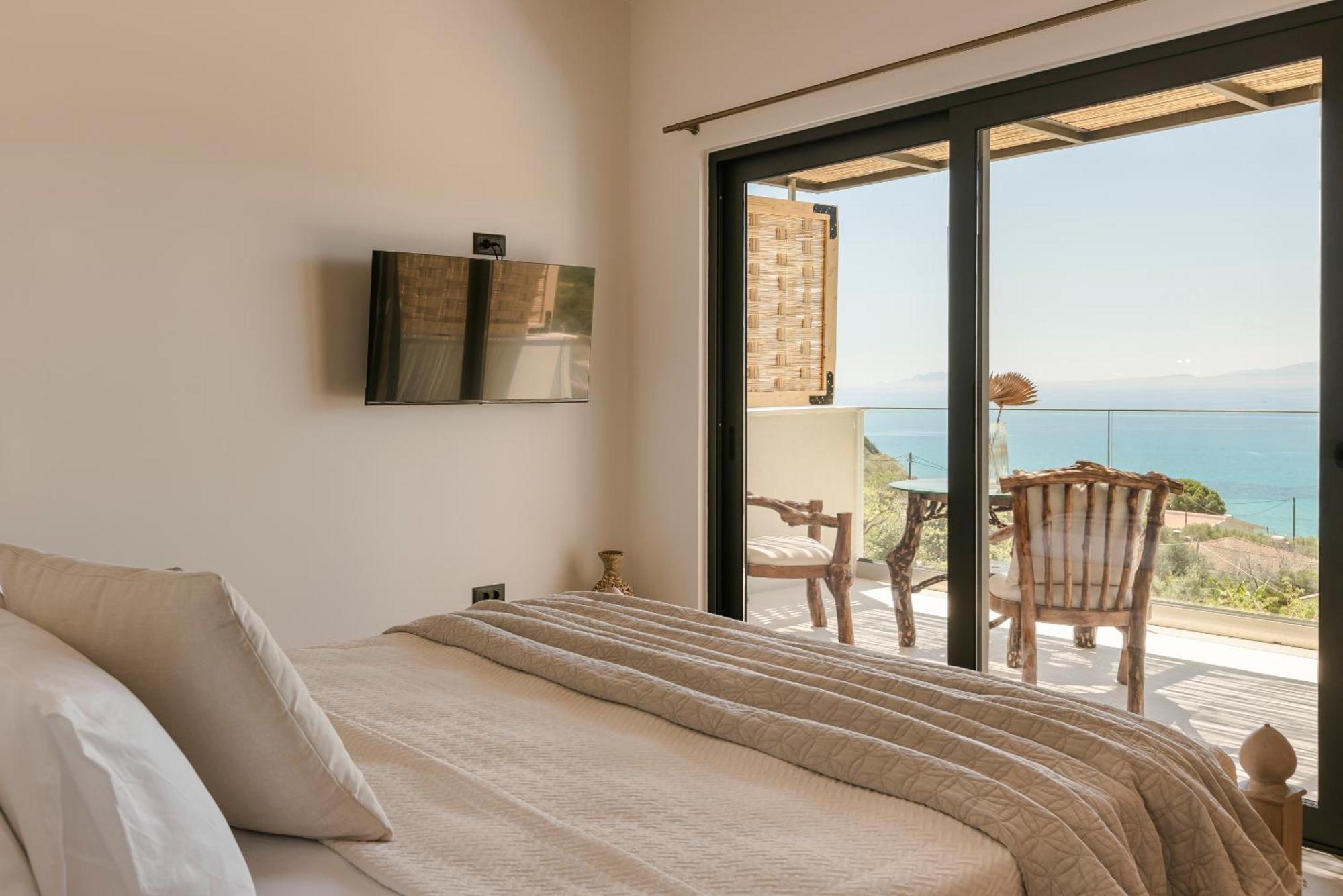 Hilaritas Luxury Suites Sea View, Private Pool & Jacuzzi Paradise Ratzaklion Luaran gambar