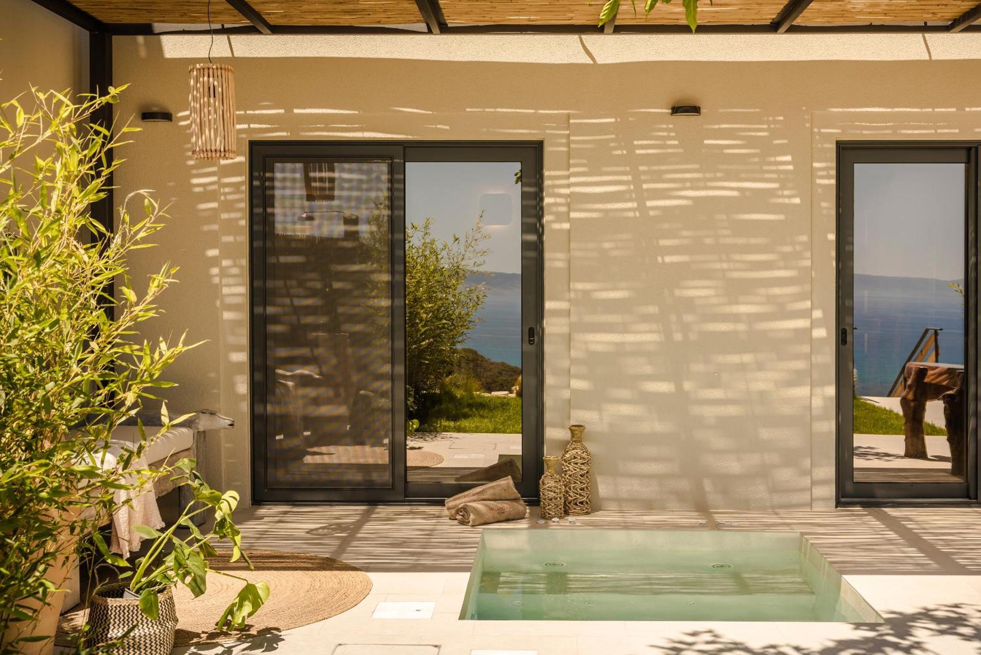 Hilaritas Luxury Suites Sea View, Private Pool & Jacuzzi Paradise Ratzaklion Luaran gambar